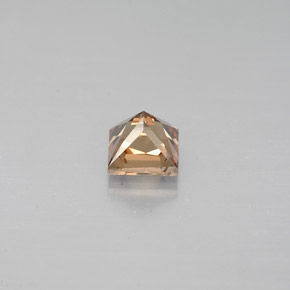 Grenat à changement de couleur multicolore naturelle carré, 0,63 ct, VS