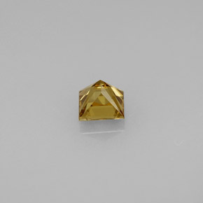 Grenat Couleur Changeant Brun verdâtre à orange naturelle Carré, 0.55 ct, VVS-VS