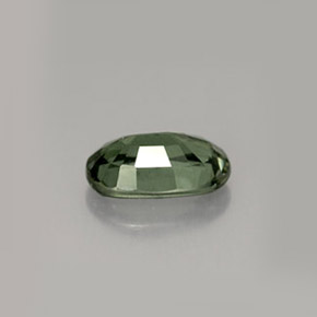 Grenat Couleur Changeant Vert à rouge naturelle Coupe ovale, 1.08 ct, VS