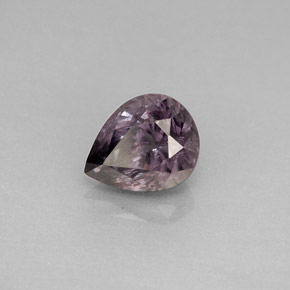 Grenat Couleur Changeant Violet à rouge naturelle En forme de poire, 1.76 ct, VS