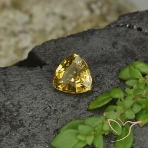 Grenat à changement de couleur jaune naturelle trillion, 0,61 ct, VS