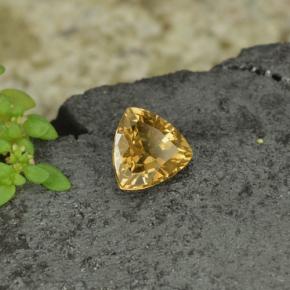 Grenat Couleur Changeant Jaune doré naturelle Trillion, 0.78 ct, VS