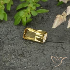 Grenat Couleur Changeant Jaune doré naturelle Octogone / coupe Émeraude, 0.62 ct, VVS-VS