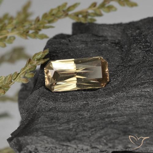 Grenat Couleur Changeant Or naturelle Octogone / coupe Émeraude, 0.61 ct, VVS-VS