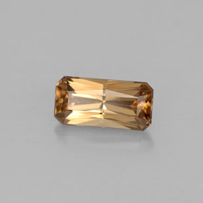 Grenat Couleur Changeant Brun Doré à Orange naturelle Taille émeraude, 0.80 ct, VVS-VS