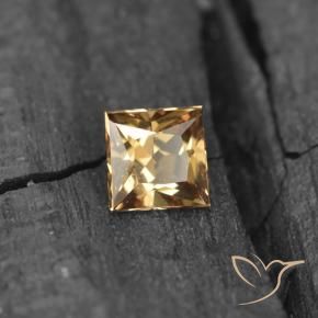 Grenat à changement de couleur doré naturelle carré, 0,58 ct, VVS-VS