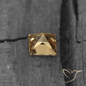 Grenat à changement de couleur doré naturelle carré, 0,58 ct, VVS-VS