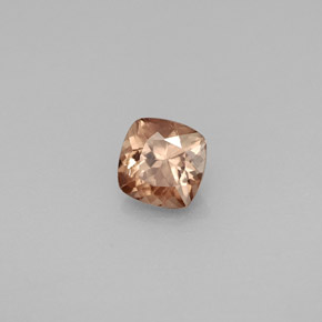 Grenat à changement de couleur du rose brunâtre au rouge naturelle coupe coussin, 0,78 ct, VS