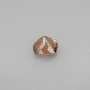 Grenat à changement de couleur du rose brunâtre au rouge naturelle coupe coussin, 0,78 ct, VS