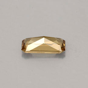 Grenat à changement de couleur du marron verdâtre au rouge-rose naturelle taille émeraude, 0,63 ct, VVS