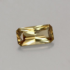 Grenat Couleur Changeant Brun verdâtre à rouge-rose naturelle Taille émeraude, 0.66 ct, VVS-VS