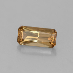 Grenat Couleur Changeant Brun Doré à Orange naturelle Taille émeraude, 0.75 ct, VVS-VS