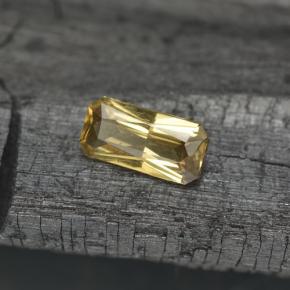 Grenat Couleur Changeant Brun doré naturelle Taille émeraude, 0.68 ct, VVS-VS
