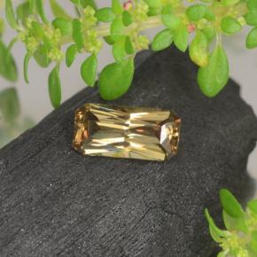 Grenat à changement de couleur doré naturelle taille émeraude, 0,66 ct, VVS-VS
