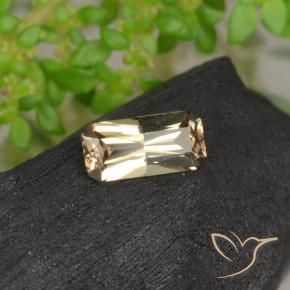 Grenat Couleur Changeant Or naturelle Taille émeraude, 0.65 ct, VVS