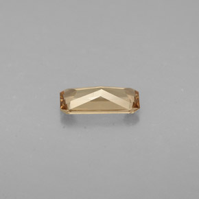 Grenat Couleur Changeant Brun Doré à Orange naturelle Taille émeraude, 0.55 ct, VVS-VS