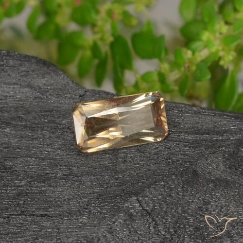 Grenat Couleur Changeant Brun doré naturelle Octogone / coupe Émeraude, 0.70 ct, VVS-VS