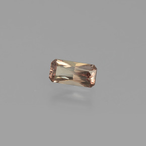 Grenat à changement de couleur de couleur changeante naturelle taille émeraude, 0,70 ct, VVS-VS