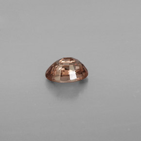 Grenat à changement de couleur de couleur changeante naturelle coupe ovale, 0,77 ct, VVS-VS