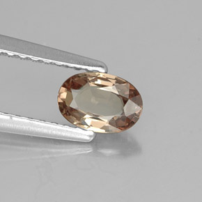 Grenat à changement de couleur multicolore naturelle coupe ovale, 0,57 ct, VVS