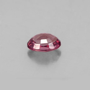 Grenat à changement de couleur multicolore naturelle coupe ovale, 0,61 ct, VS
