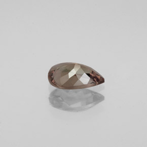 Grenat Couleur Changeant Brun Doré à Orange naturelle En forme de poire, 0.80 ct, VVS-VS