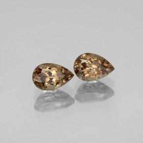 Achetez naturel ct Brun Doré à Orange Grenat Couleur Changeant gems, En forme de poire, En provenance Madagascar chez GemSelect. En stock, livraison internationale!