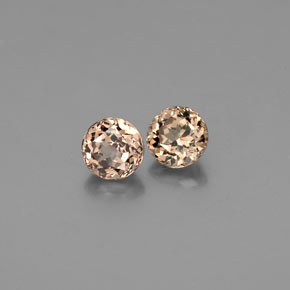 Achetez naturel ct Vert Doré à Orange Grenat Couleur Changeant gems, Coupe roude, En provenance Madagascar chez GemSelect. En stock, livraison internationale!