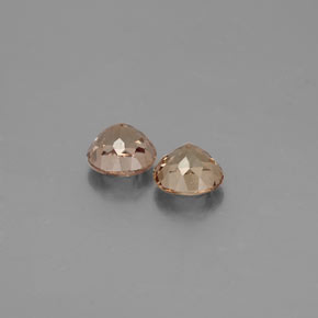 Achetez naturel ct Vert Doré à Orange Grenat Couleur Changeant gems, Coupe roude, En provenance Madagascar chez GemSelect. En stock, livraison internationale!