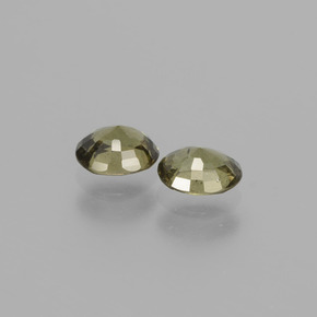 Achetez naturel ct Brun verdâtre à rouge-rose Grenat Couleur Changeant gems, Coupe ovale, En provenance Tanzanie chez GemSelect. En stock, livraison internationale!