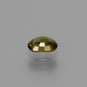 Grenat à changement de couleur jaune naturelle coupe ovale, 0,62 ct, VS