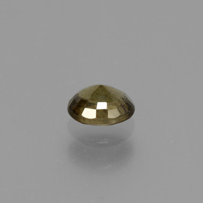 Grenat à changement de couleur jaune naturelle coupe ovale, 0,66 ct, VS