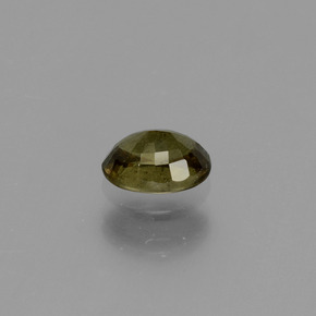 Grenat à changement de couleur multicolore naturelle coupe ovale, 0,61 ct, VS