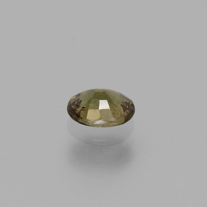 Grenat à changement de couleur marron naturelle coupe ovale, 0,77 ct, VS
