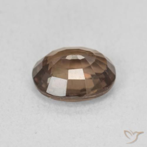 Grenat Couleur Changeant Brun léger moyen naturelle ovale, 1.38 ct, VVS-VS