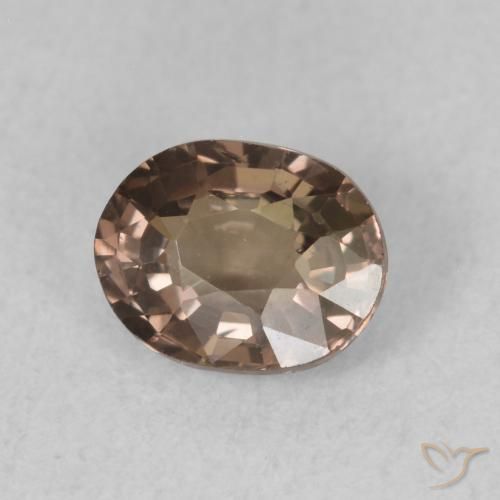 Grenat Couleur Changeant Brun léger moyen naturelle ovale, 0.79 ct, VVS-VS