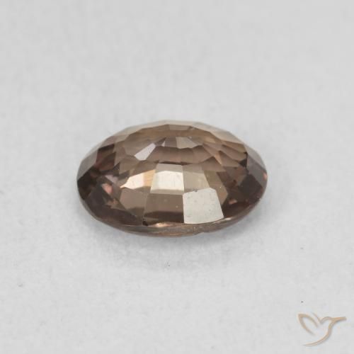 Grenat Couleur Changeant Brun léger moyen naturelle ovale, 1.05 ct, VVS-VS
