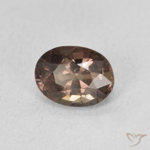 Grenat Couleur Changeant Brun léger moyen naturelle ovale, 1.25 ct, VS