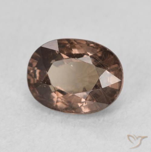 Grenat Couleur Changeant Brun léger moyen naturelle ovale, 1.27 ct, VS