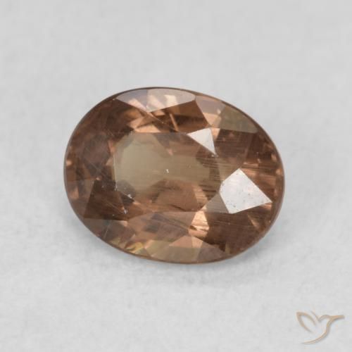 Grenat Couleur Changeant Brun léger moyen naturelle ovale, 0.82 ct, VS