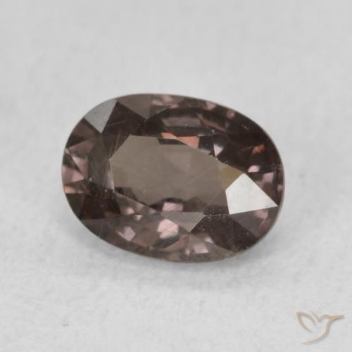 Grenat Couleur Changeant Marron foncé naturelle ovale, 1.06 ct, VS