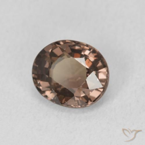 Grenat Couleur Changeant Brun moyen naturelle ovale, 1.35 ct, VVS