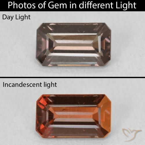 Grenat Couleur Changeant Marron chaud naturelle Taille émeraude, 1.48 ct, VS