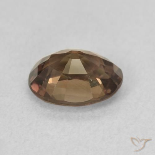 Grenat Couleur Changeant Brun léger moyen naturelle ovale, 1.37 ct, VS