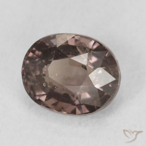 Grenat Couleur Changeant Brun léger moyen naturelle ovale, 1.17 ct, VS