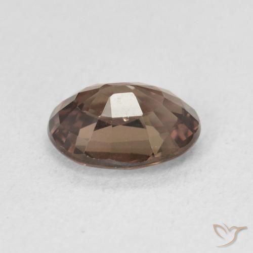 Grenat Couleur Changeant Marron foncé naturelle ovale, 1.21 ct, VVS-VS