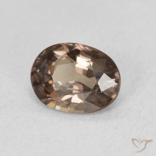 Grenat Couleur Changeant Marron foncé naturelle ovale, 1.13 ct, VVS-VS