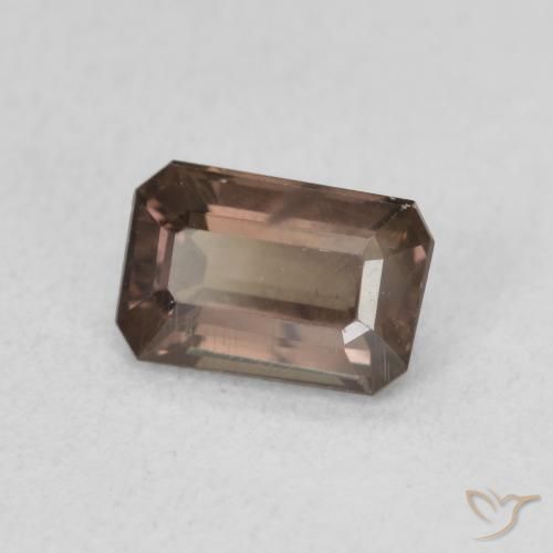 Grenat Couleur Changeant Brun léger moyen naturelle Octogone / coupe Émeraude, 1.24 ct, VVS-VS