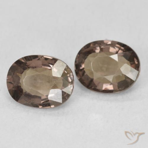Shop natural 2.23ct Brun léger moyen Grenat Couleur Changeant gems, ovale, from Madagascar at GemSelect. In stock, global shipping!