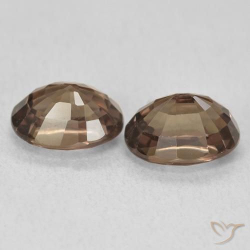 Shop natural 2.84ct Brun léger moyen Grenat Couleur Changeant gems, ovale, from Madagascar at GemSelect. In stock, global shipping!